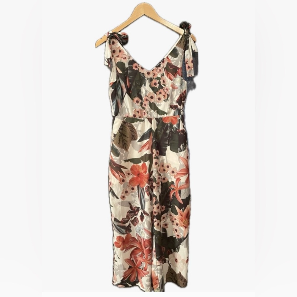 Romeo & Juliet Couture Floral Jumpsuit NWOT - Picture 3 of 3